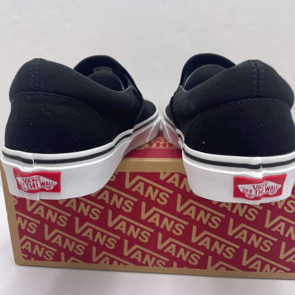Vans Skull Men’s Classic Slip-On
Love You To Death Black/True White Sneakers - Picture 16 of 16